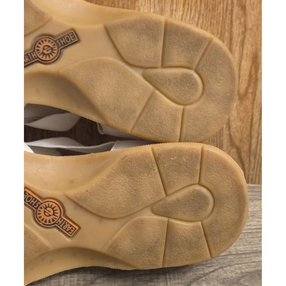Earth Leather Fisherman Sandals Womens Size 8 White